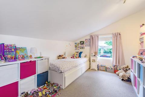 28b Wolfington Road, London, SE27 0JF