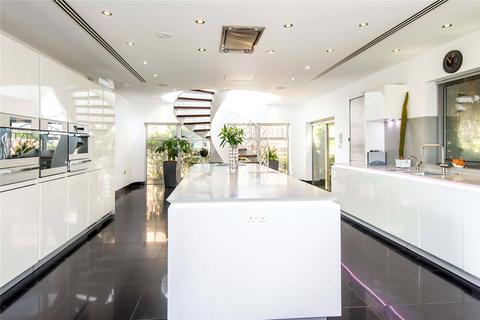 Flat 50, Cathedral Lodge, 110 - 115 Aldersgate Street, London, EC1A 4JE