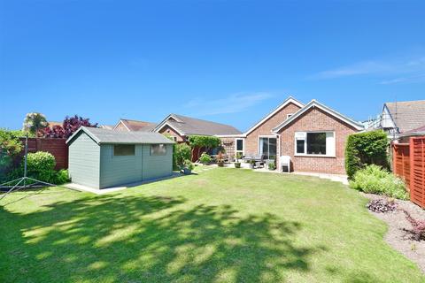 22 Hardy Road, Greatstone, New Romney, TN28 8SF