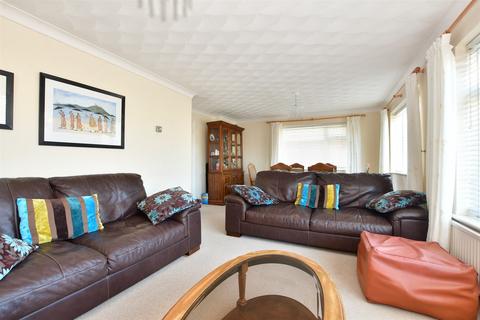 22 Hardy Road, Greatstone, New Romney, TN28 8SF