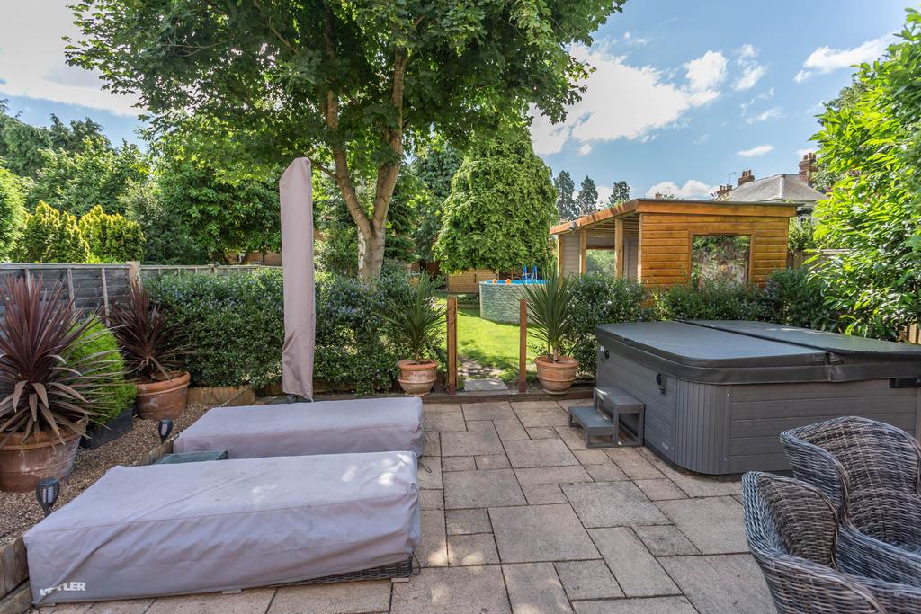 Enclosed gardens