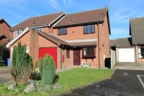 3 bedroom house to rent, All Hallows Road, East Yorkshire, HU17 8SJ