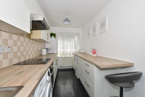 2 bedroom flat for sale, Basinghall Gardens, Sutton, Surrey