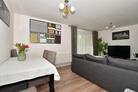 2 bedroom flat for sale, Basinghall Gardens, Sutton, Surrey