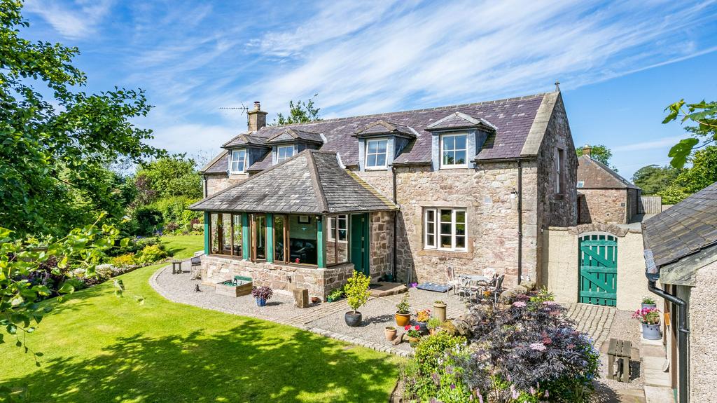 Eaglesfield, Lockerbie, DG11 3 bed barn conversion £345,000