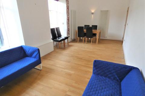 2 bedroom flat to rent, Simpson Loan, Meadows, Edinburgh, EH3