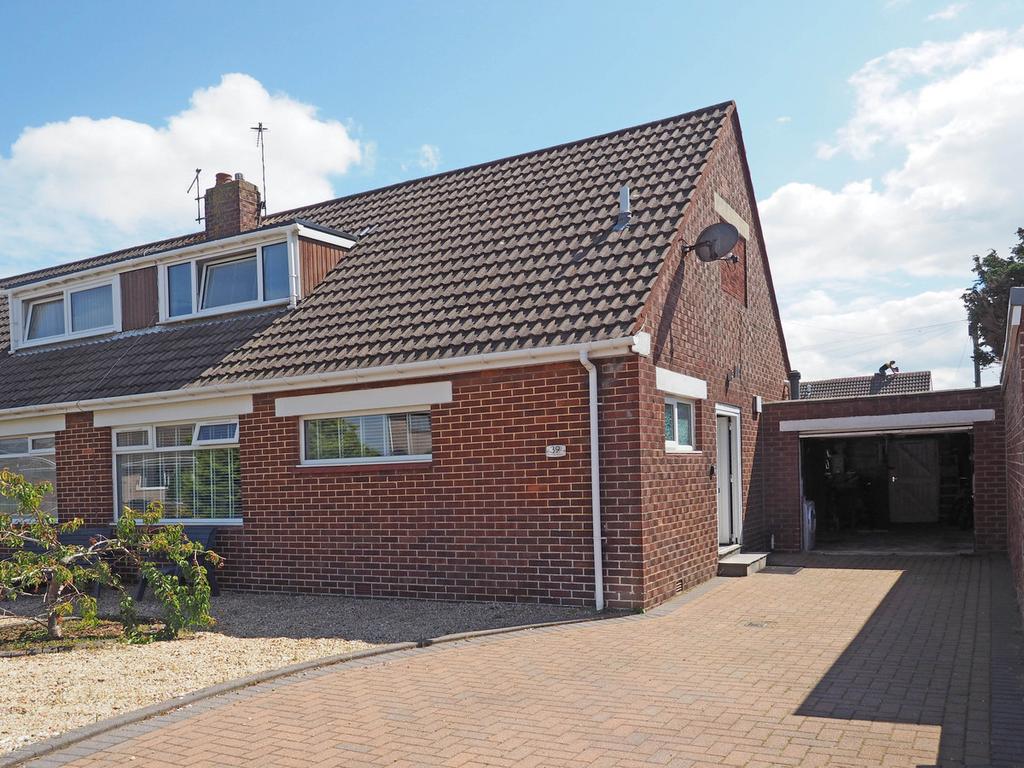 Moorfield Road, Prestwick, KA9 3 bed semidetached house £205,000