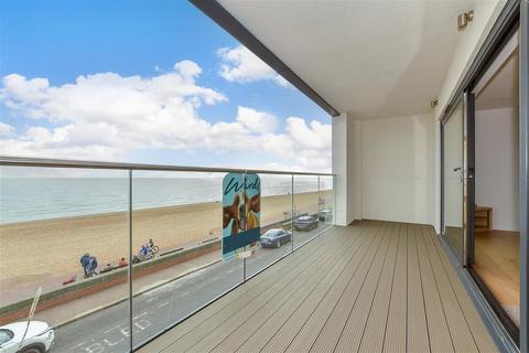 2 bedroom flat for sale, West Parade, Hythe, Kent