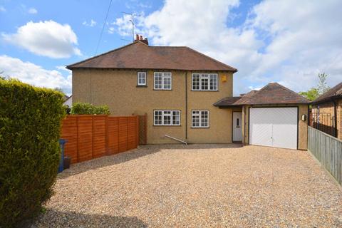 1 Howard Crescent, Seer Green, Beaconsfield, HP9 2XR