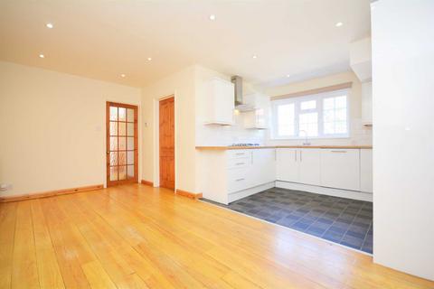 1 Howard Crescent, Seer Green, Beaconsfield, HP9 2XR