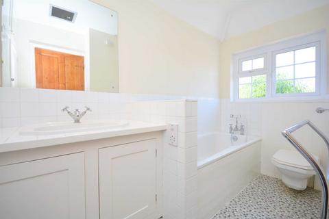 1 Howard Crescent, Seer Green, Beaconsfield, HP9 2XR