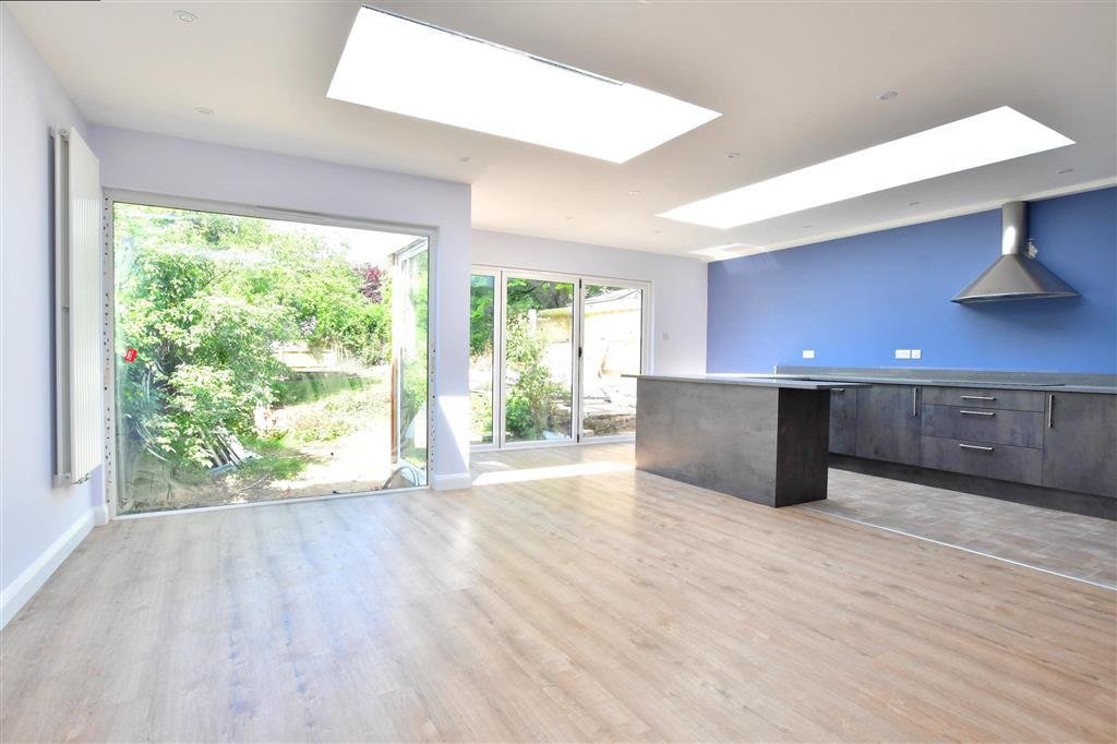 Thornhill Avenue, Brighton, East Sussex 4 bed semidetached bungalow