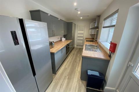 undefined, Queens Road, NG9 2BT