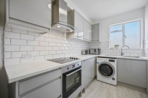 2 bedroom flat to rent, Ormiston Grove, Shepherds Bush, London W12 0JT