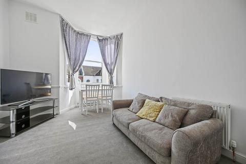 2 bedroom flat to rent, Ormiston Grove, Shepherds Bush, London W12 0JT