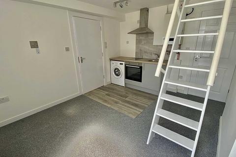 1 bedroom flat to rent, High Street, Rushden