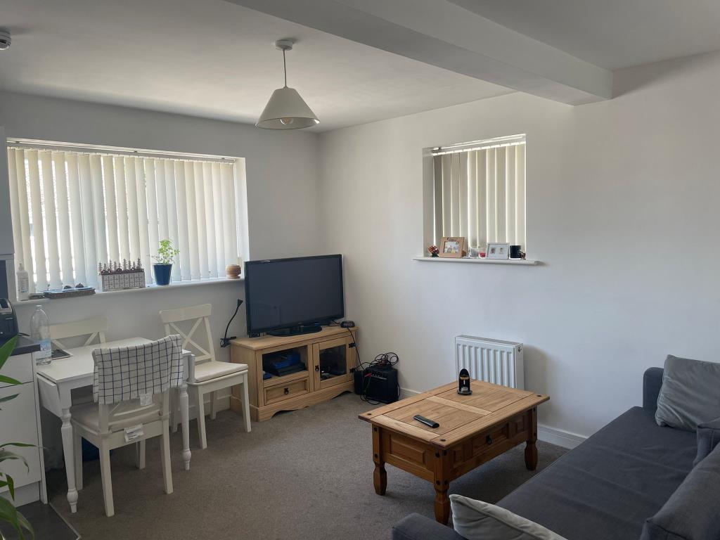 Burford Road, Carterton, OX18 1 bed apartment £850 pcm (£196 pw)
