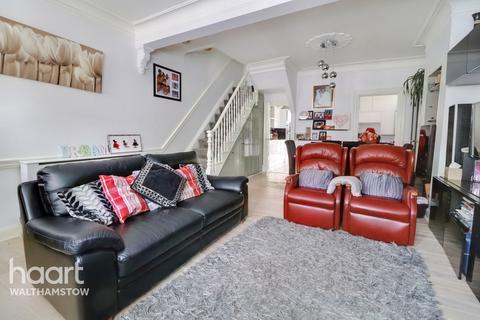 4 bedroom end of terrace house for sale - Kingsley Road, London