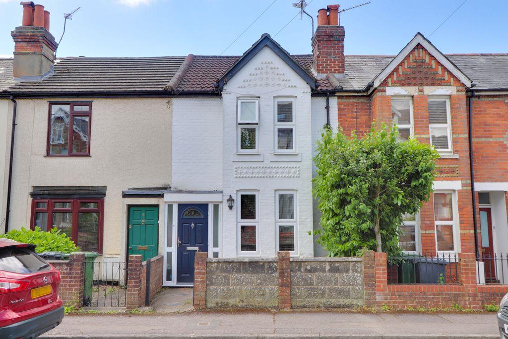 Soper Grove, Basingstoke RG21 5PU 3 bed terraced house £350,000