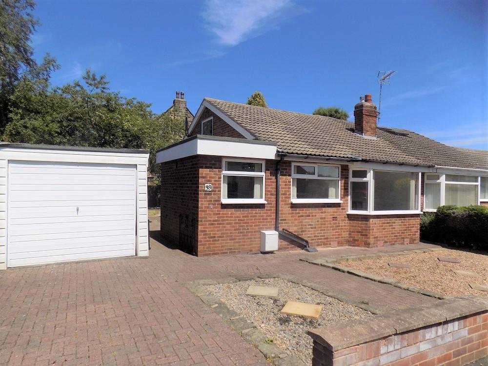 Crofton Rise, Leeds, LS17 2 bed bungalow £1,200 pcm (£277 pw)