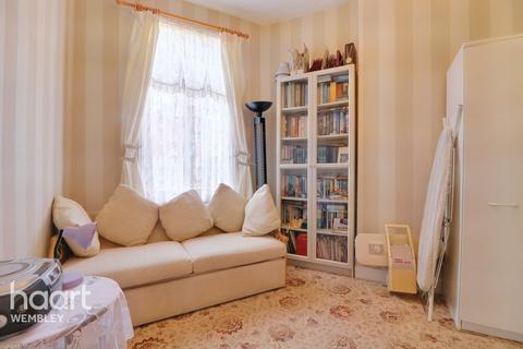 3 bedroom maisonette for sale - West Ella Road, London