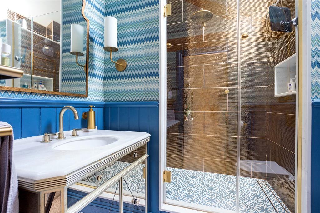 En Suite Shower Room