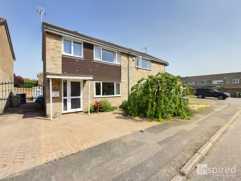 Ribble Close, Newport Pagnell 3 bed semidetached house for sale £349,950