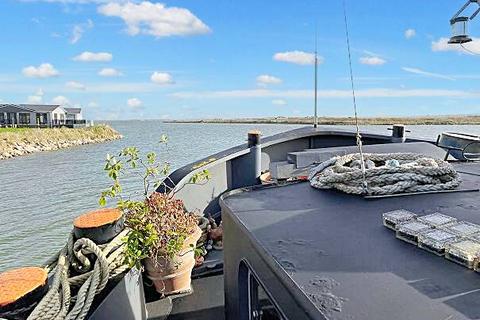 5 bedroom houseboat for sale, Vicarage Lane, Hoo ME3