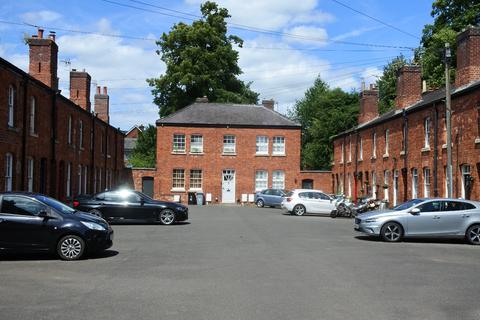 18 Barrack Square, Grantham, NG31 9DG