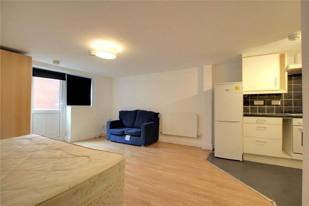 House in Berkshire - View 4