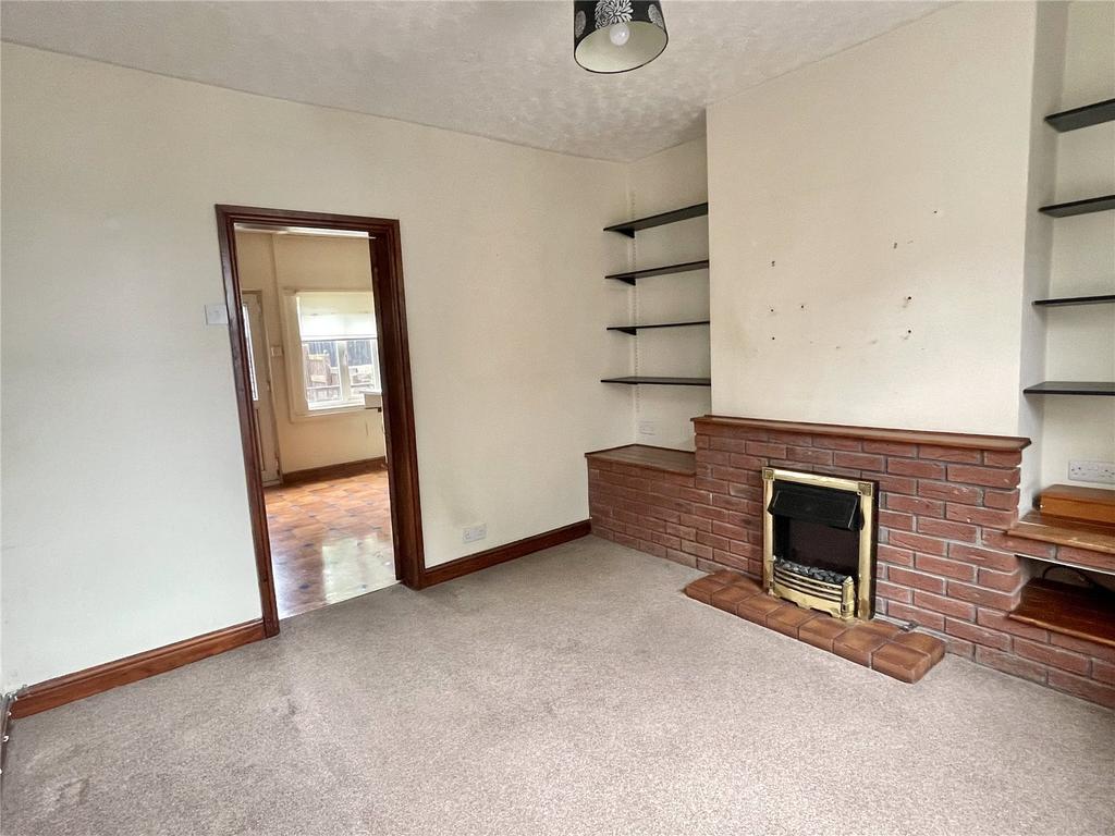 Ash Road, Oswestry, Shropshire, SY11 2 bed terraced house £117,500