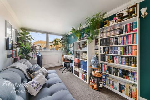 Flat 55, Greenwich Heights Master Gunner Place, London, SE18 4NP