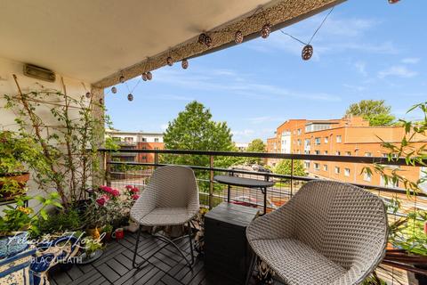 Flat 55, Greenwich Heights Master Gunner Place, London, SE18 4NP