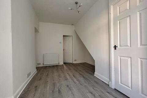 2 bedroom terraced house to rent, York Terrace, Rustenburg St, Hull, HU9