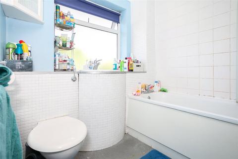 15 Moat Close, Bushey, WD23 3BS