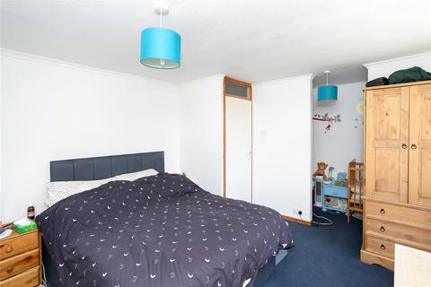 15 Moat Close, Bushey, WD23 3BS