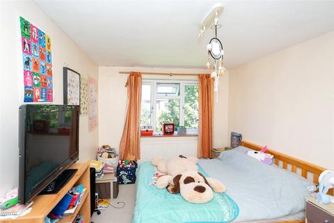 15 Moat Close, Bushey, WD23 3BS