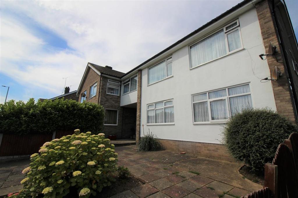 Holland Road, ClactononSea 2 bed £825 pcm (£190 pw)