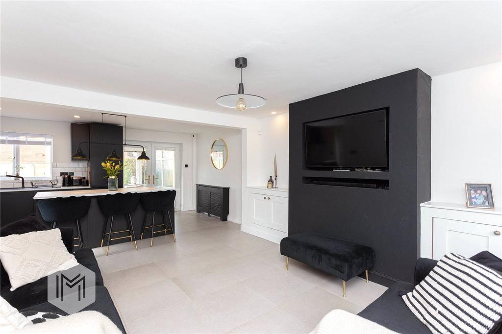 Longsight Lane, Harwood, Bolton, BL2 3 bed semidetached house £250,000
