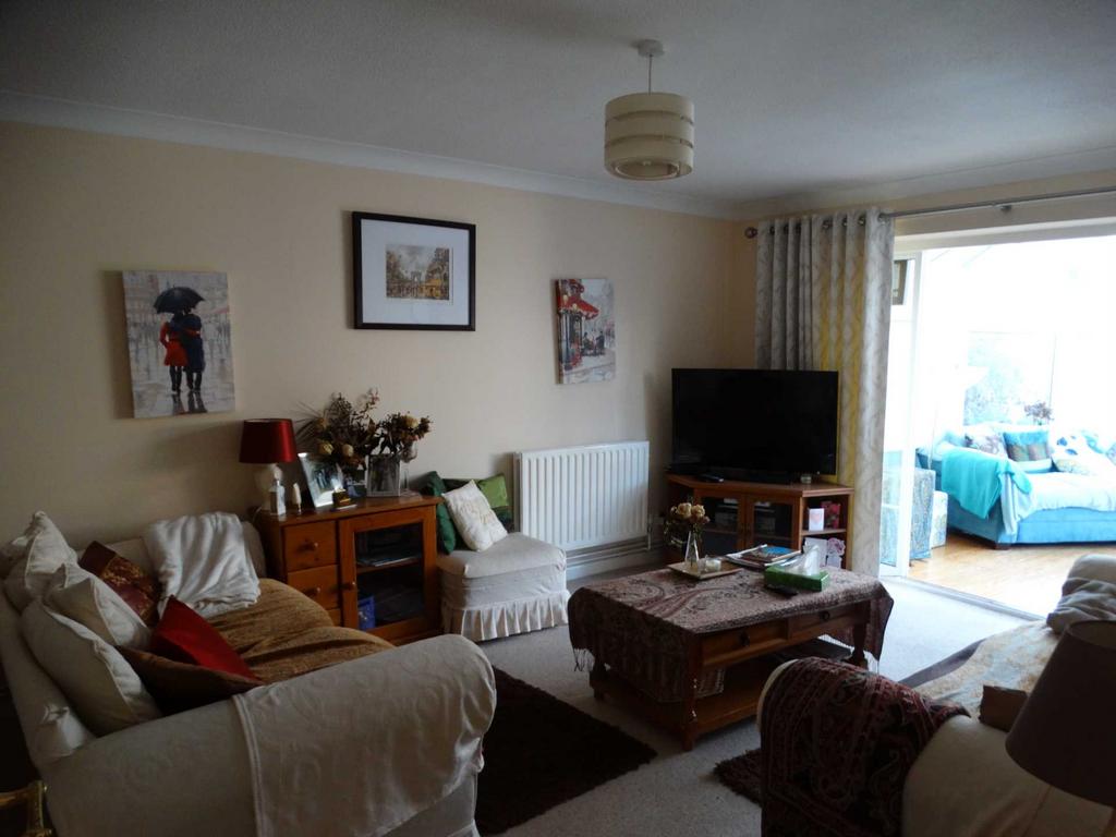 Cherry Avenue, Yapton 4 bed house £1,550 pcm (£358 pw)