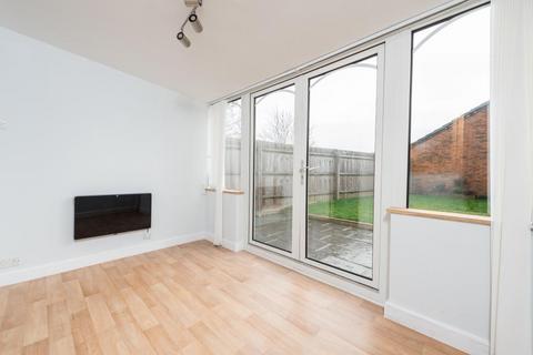 2 bedroom semi-detached house to rent, Otters Reach, Kennington OX1 5QL