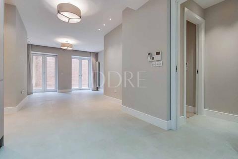 3 bedroom apartment to rent, Fitzjohns Avenue, London, NW3
