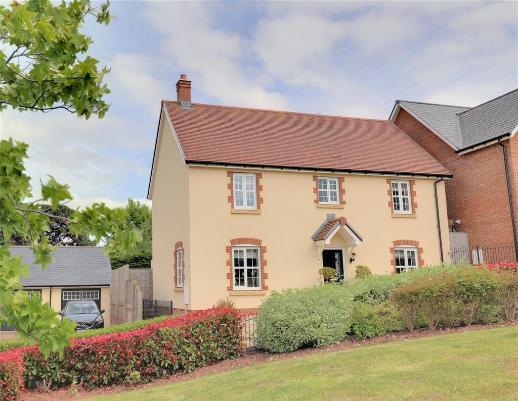 Close, Minehead, Somerset... 4 bed detached house £500,000