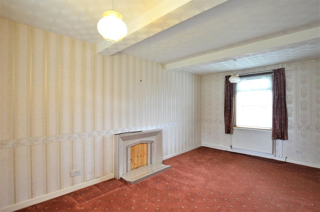 5 Sloan Avenue, IRVINE, KA12 0HX 3 bed semidetached house £124,000