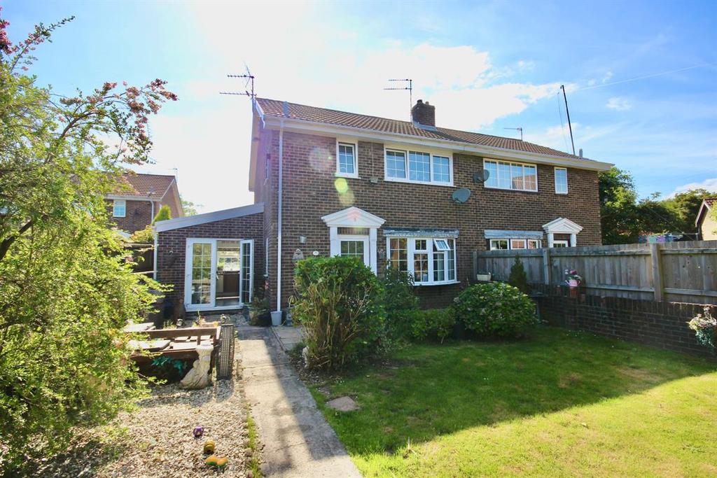 Beaumaris Way, Grove Park, Blackwood 3 bed semidetached house £270,000