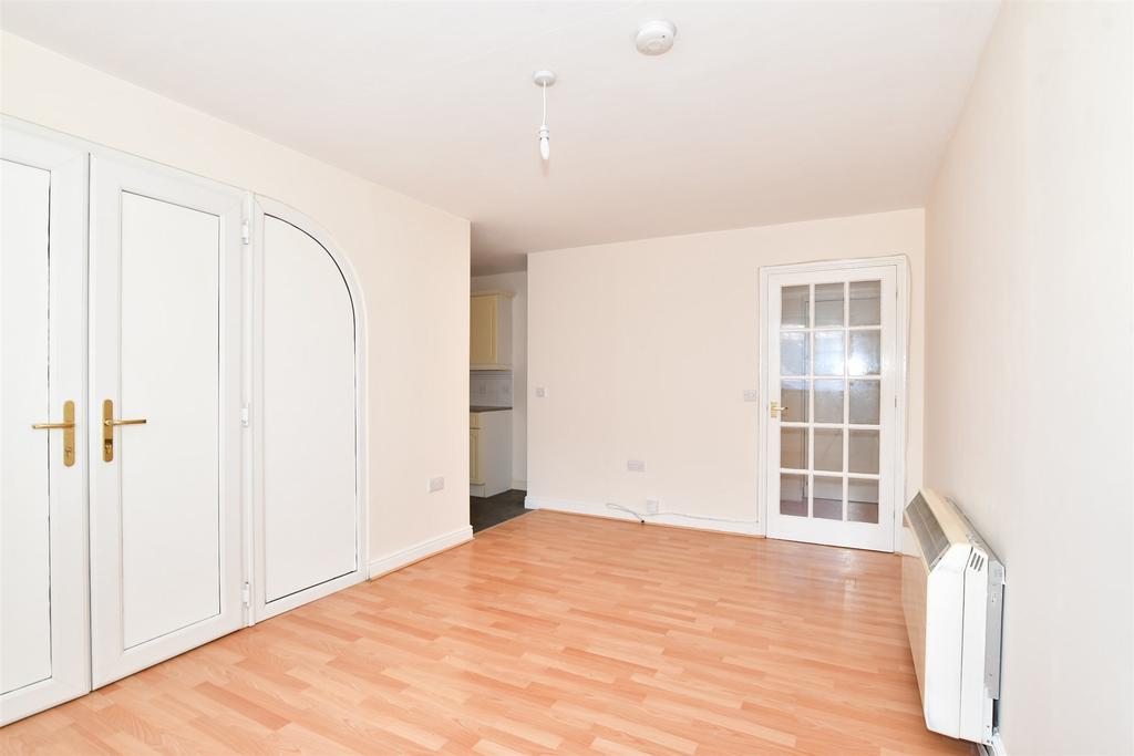 Dunlop Close, Dartford, Kent 1 bed ground floor flat for sale £170,000