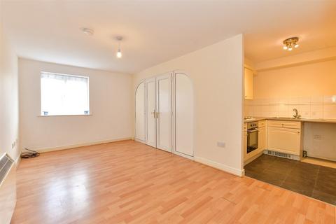 1 bedroom ground floor flat for sale, Dunlop Close, Dartford, Kent