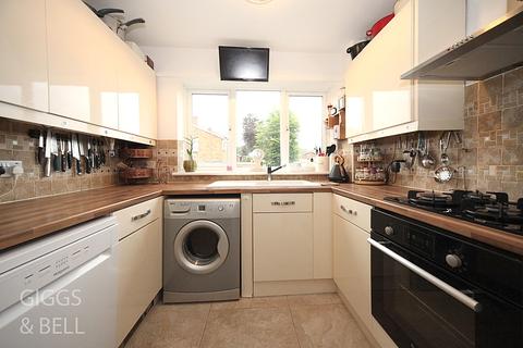 87 Brompton Close, Luton, LU3 3QS