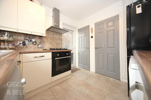 87 Brompton Close, Luton, LU3 3QS