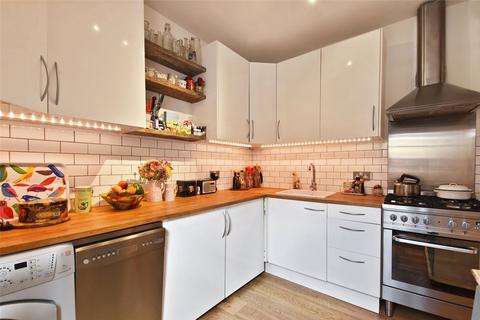 3 bedroom apartment for sale, Okehampton Road, London, NW10